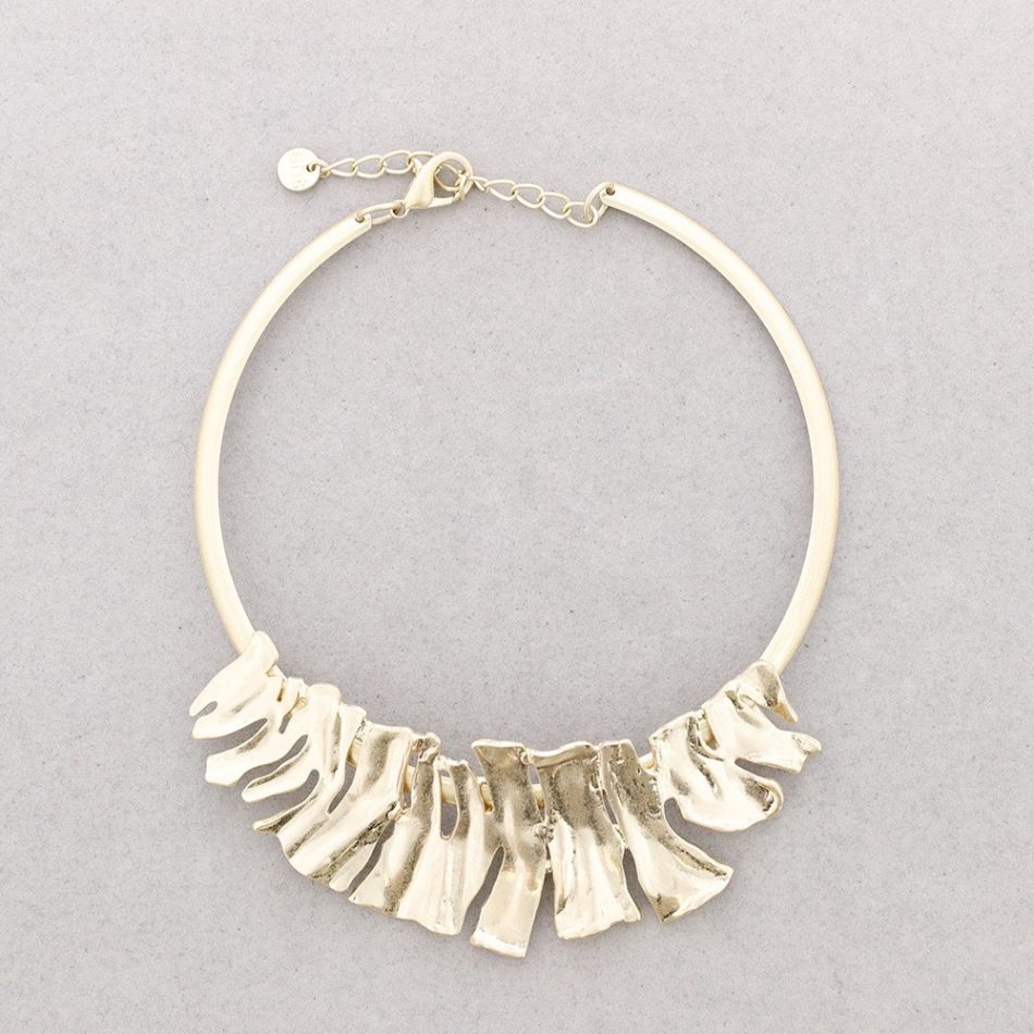 METAL FAN-SHAPE NECKLACE