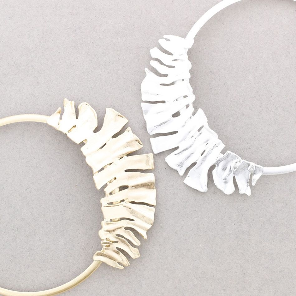 METAL FAN-SHAPE NECKLACE