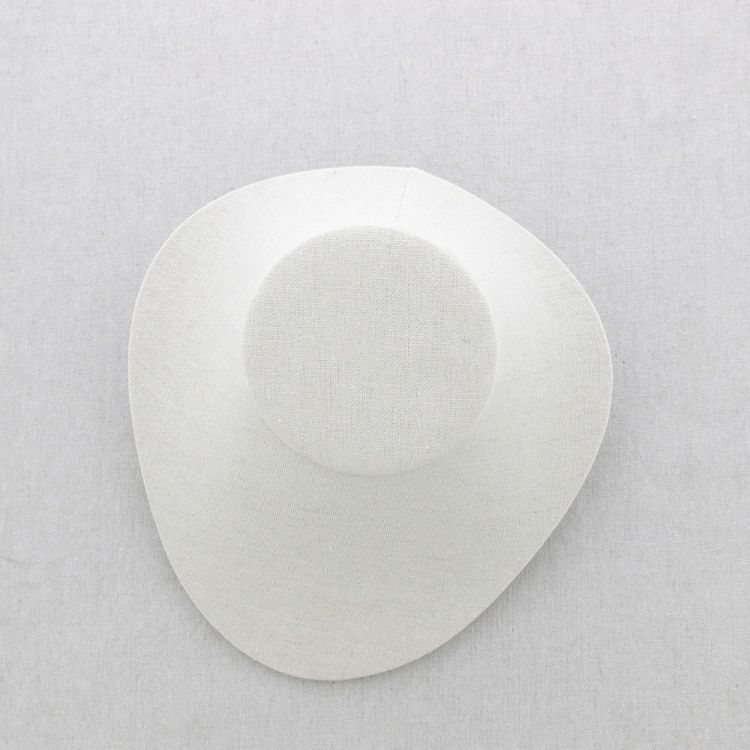 RAFFIA FABRIC BUST EXHIBITOR 23*20.5 2