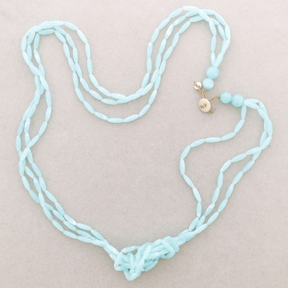 LONG NECKLACE WITH RESIN BEADS