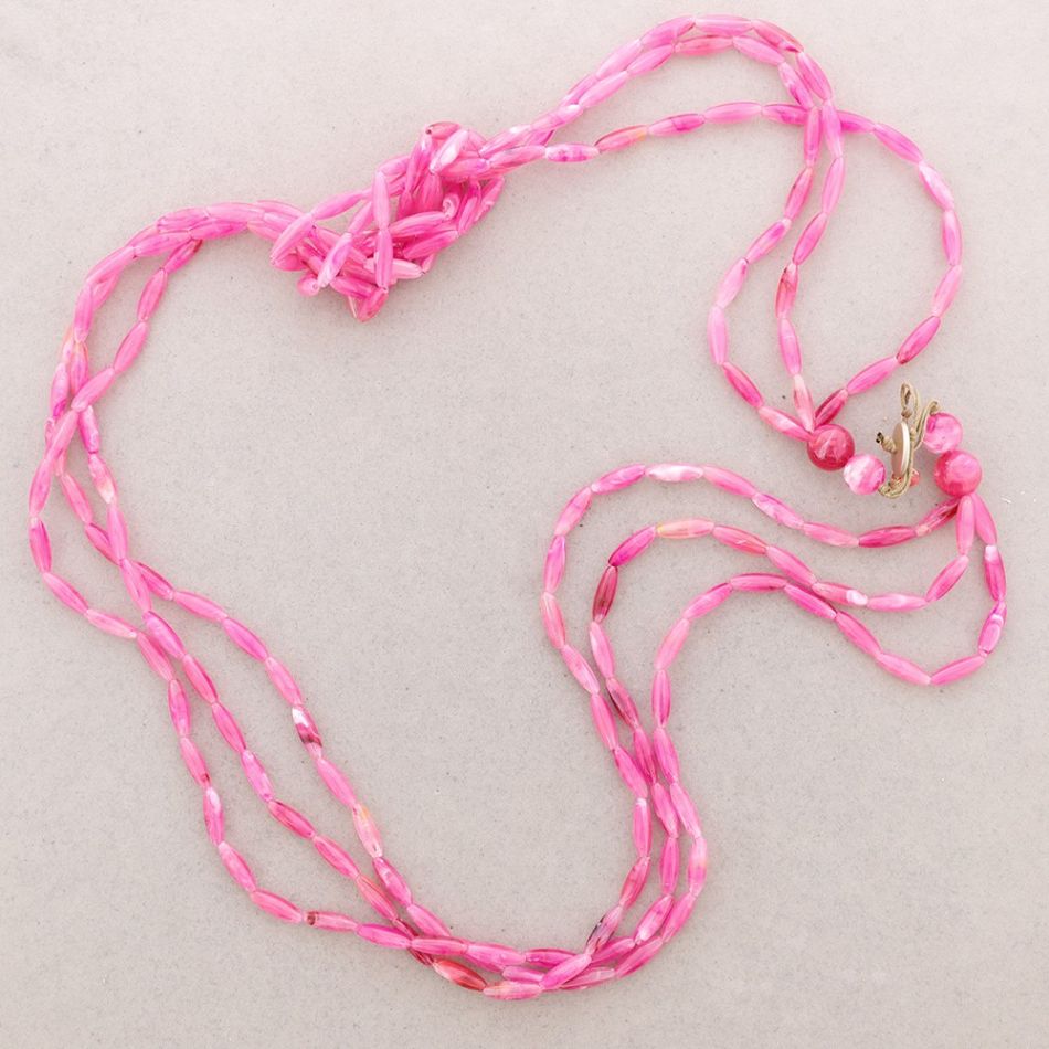 LONG NECKLACE WITH RESIN BEADS