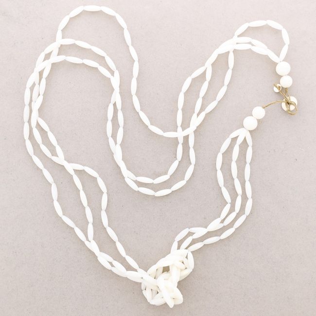 COLLAR LARGO CUENTAS RESINA