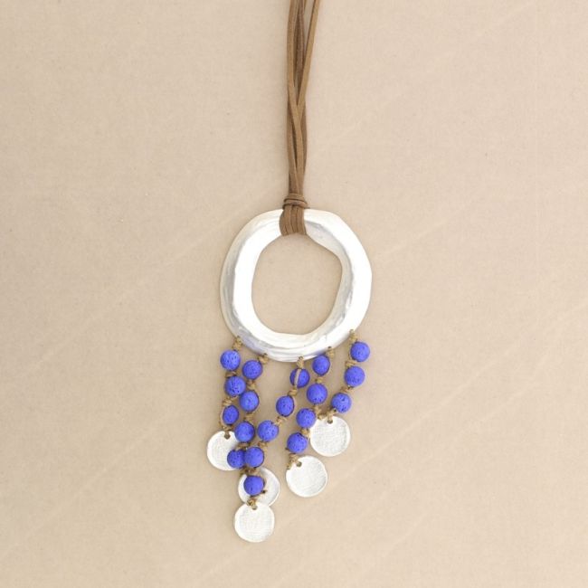 LONG NECKLACE WITH METAL RING PENDANT WITH LAVA BEADS