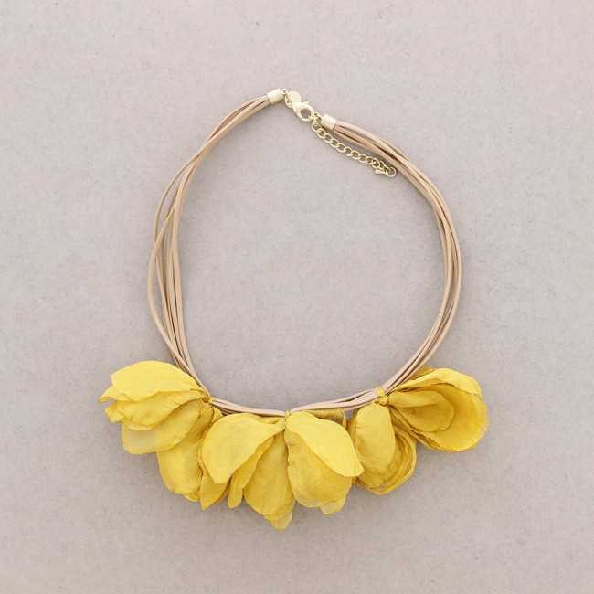 THREE FLOWERS SHORT NECKLACE