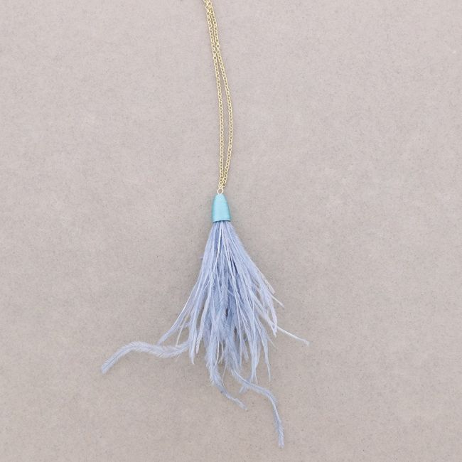 LONG PENDANT NECKLACE WITH FEATHERS