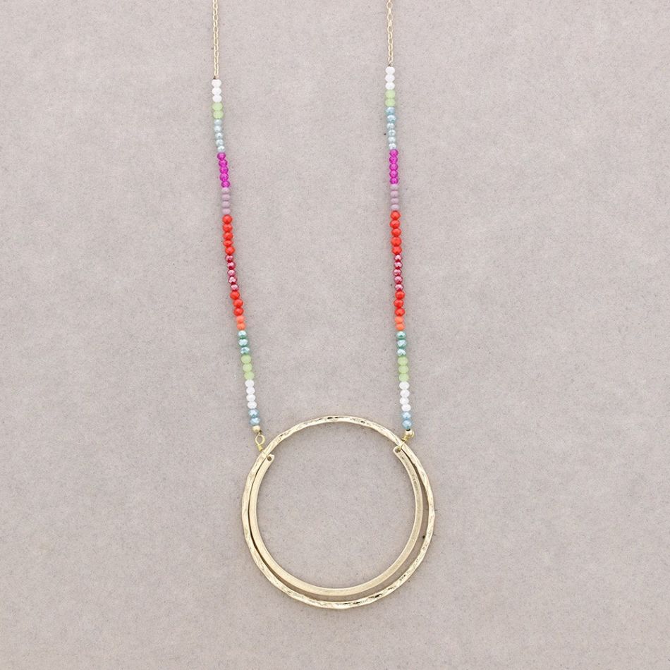 LONG NECKLACE WITH FACETED CRYSTALS METAL CIRCLE PENDANT