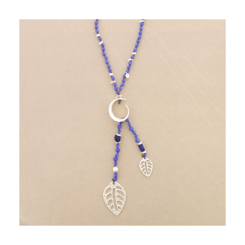 COLLAR LARGO CUENTAS LAVAS COLGANTE DOBLE HOJA METAL