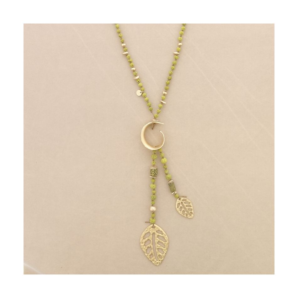 COLLAR LARGO CUENTAS LAVAS COLGANTE DOBLE HOJA METAL