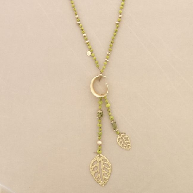 COLLAR LARGO CUENTAS LAVAS COLGANTE DOBLE HOJA METAL