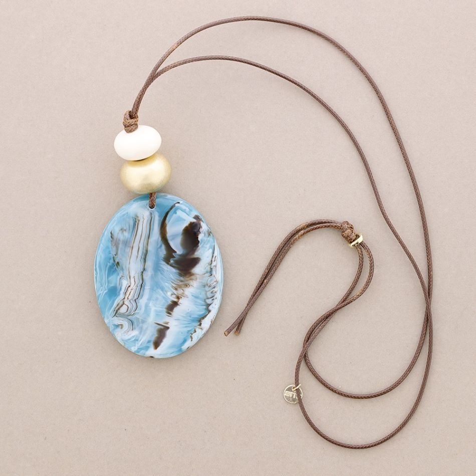 LONG RESIN MEDALLION PENDANT NECKLACE