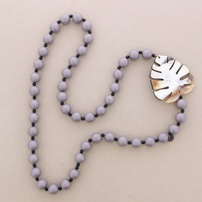 CHEESE PLANT DOUBLE LEAF BALL NECKLACE