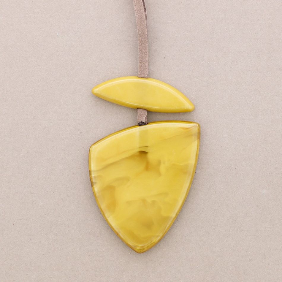 COLLAR LARGO COLGANTES RESINA