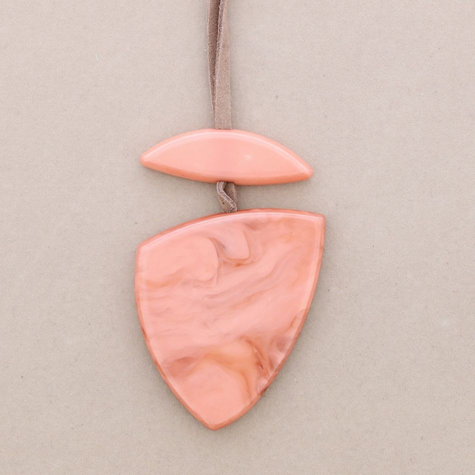 COLLAR LARGO COLGANTES RESINA