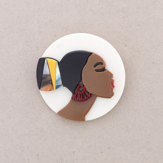 BROCHE MEDALLA RESINA CHICA