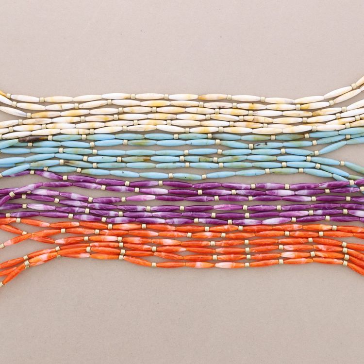 LONG NECKLACE WITH RESIN BEADS 2