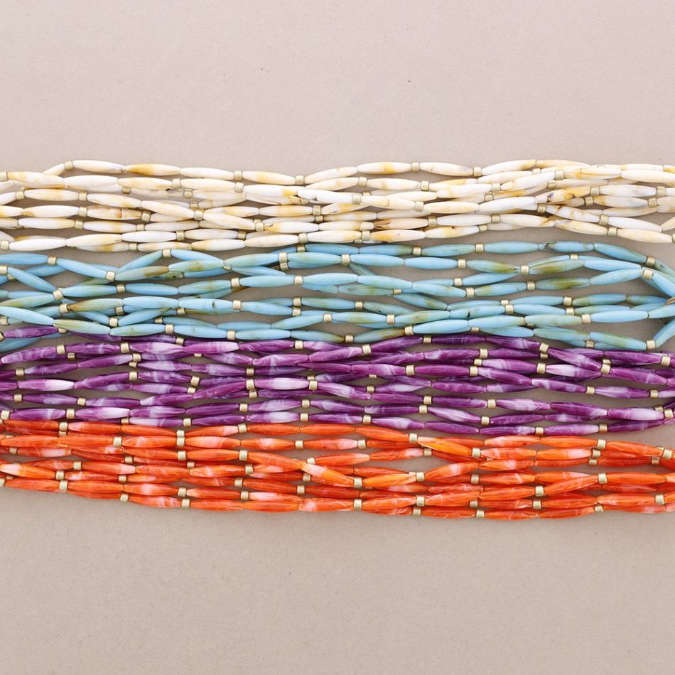 MULTI-LEVEL NECKLACE WITH RESIN BEADS