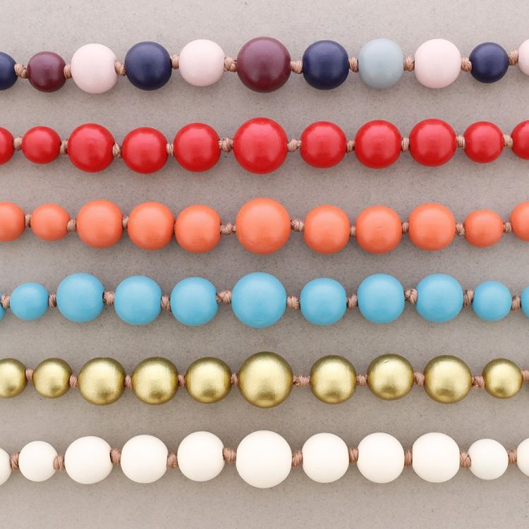 WOODEN BALLS NECKLACE 2