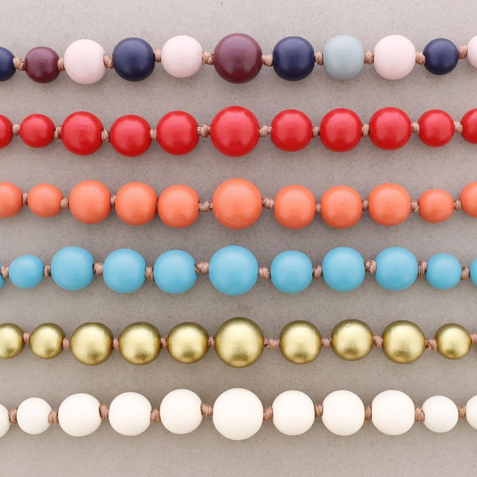 COLLAR BOLAS MADERA