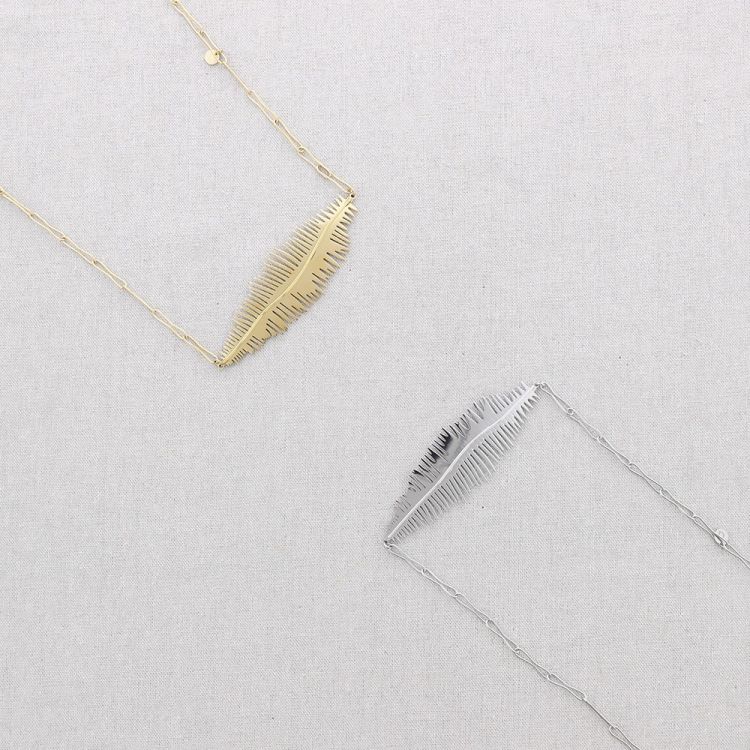 LONG NECKLACE ELABONES STEEL LEAF 2