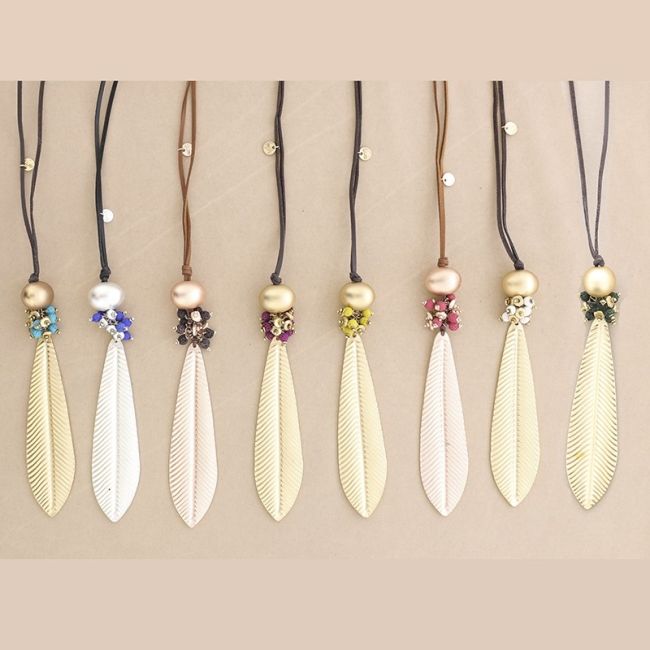 METAL LEAF LAVA BEADS PENDANT LONG NECKLACE