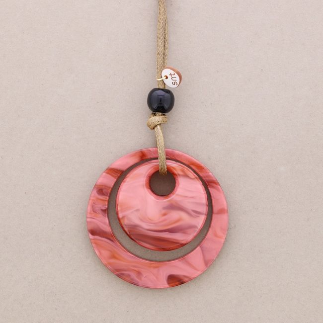 LONG RESIN PENDANT NECKLACE