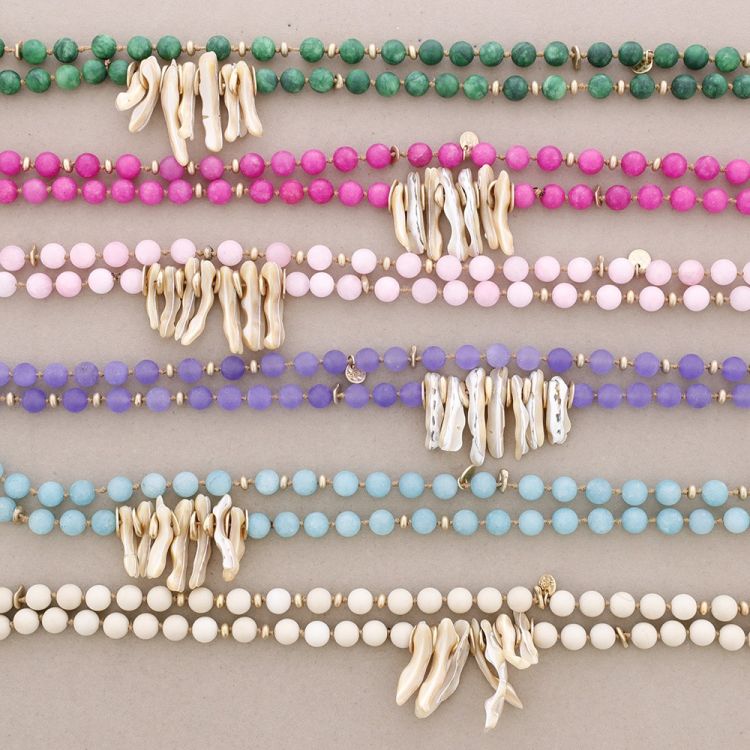 LONG NECKLACE WITH NATURAL NACRE BEADS 2