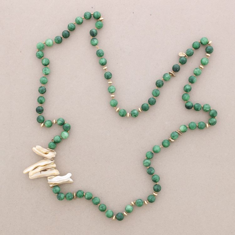 LONG NECKLACE WITH NATURAL NACRE BEADS
