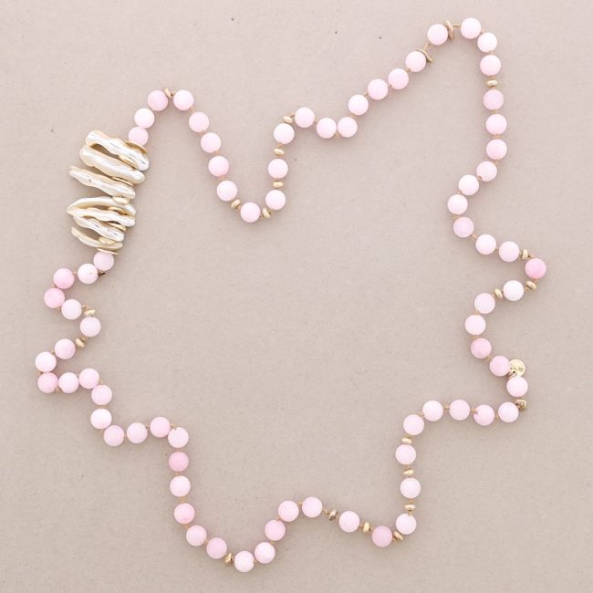 LONG NECKLACE WITH NATURAL NACRE BEADS