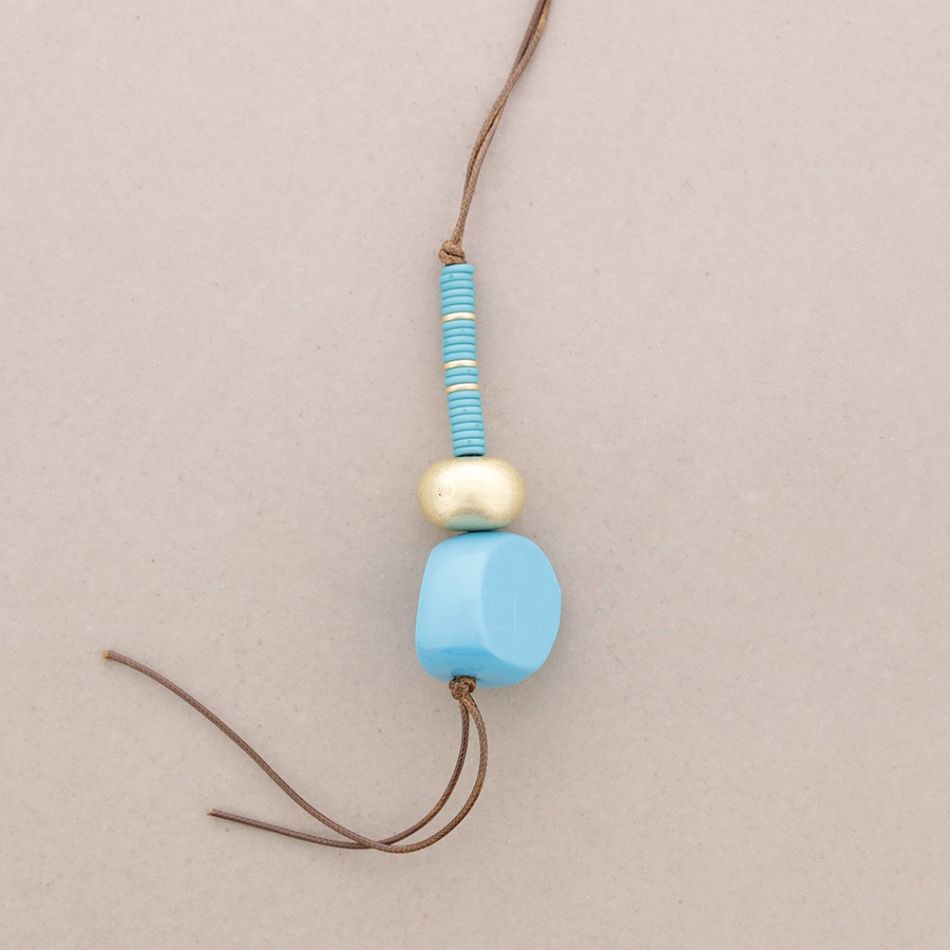 COLLAR LARGO COLGANTE CUENTAS RESINA