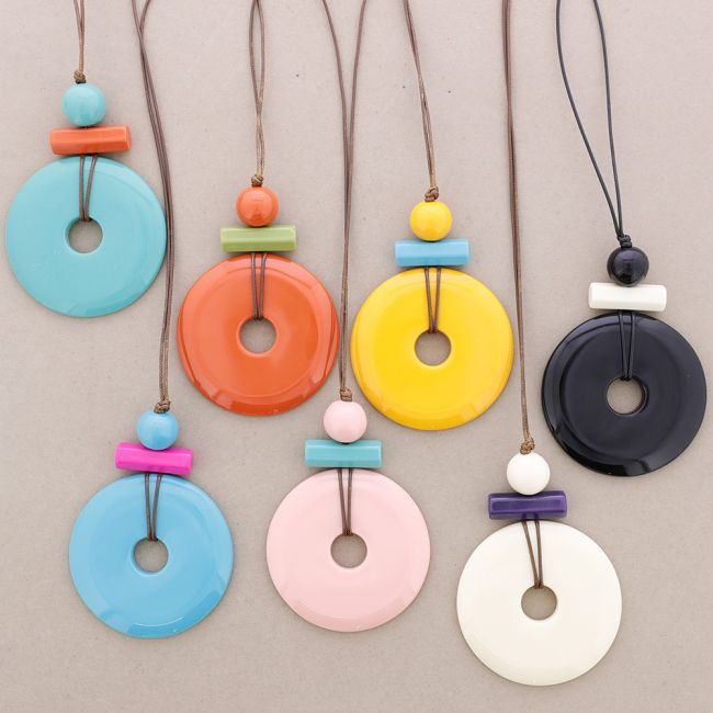 COLLAR LARGO COLGANTES CUENTAS RESINA