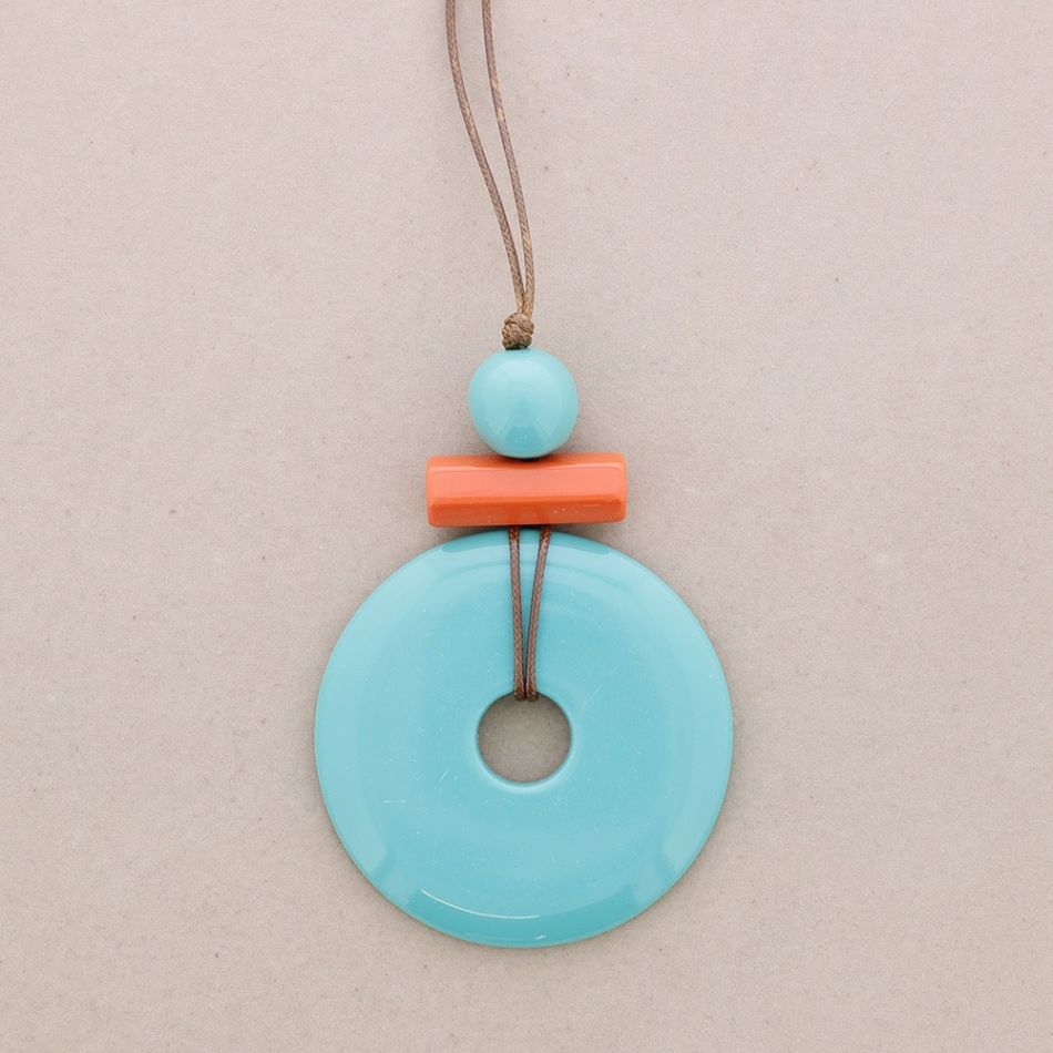 LONG NECKLACE WITH RESIN BEAD PENDANTS