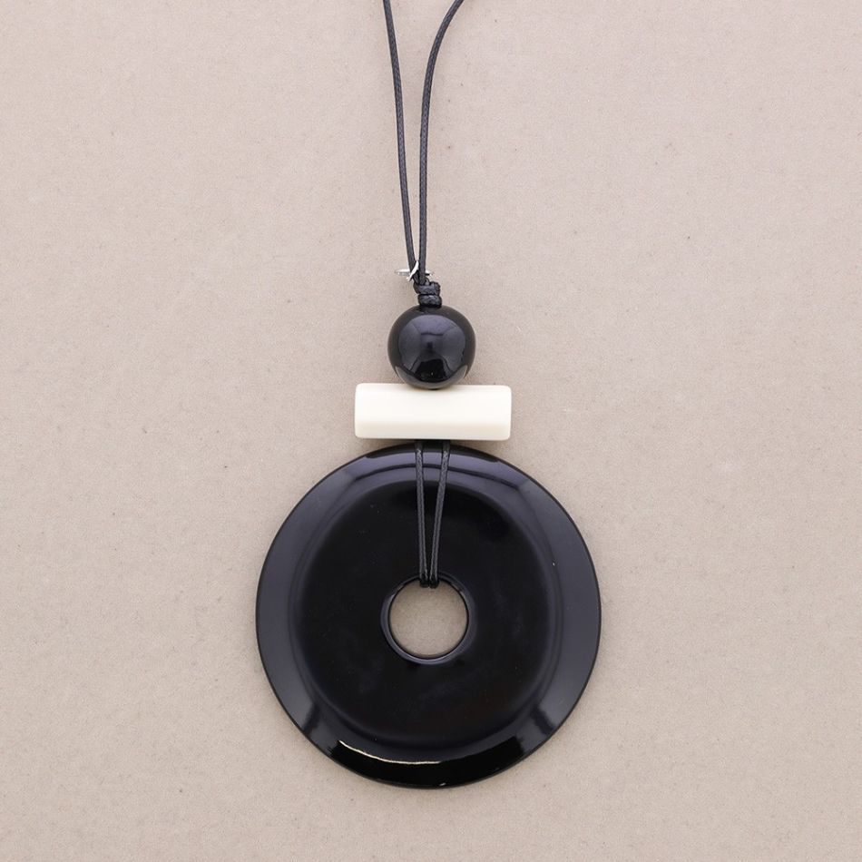 COLLAR LARGO COLGANTES CUENTAS RESINA