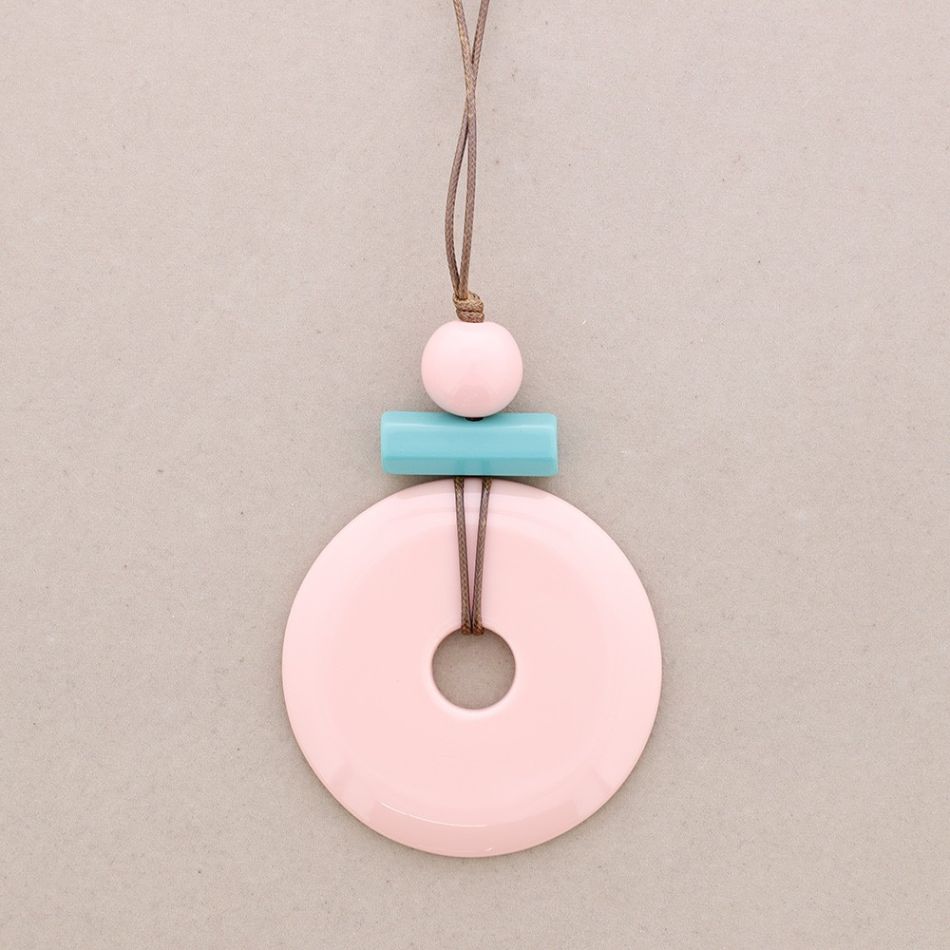COLLAR LARGO COLGANTES CUENTAS RESINA