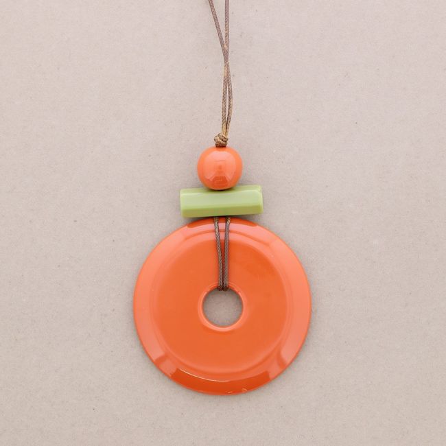 COLLAR LARGO COLGANTES CUENTAS RESINA