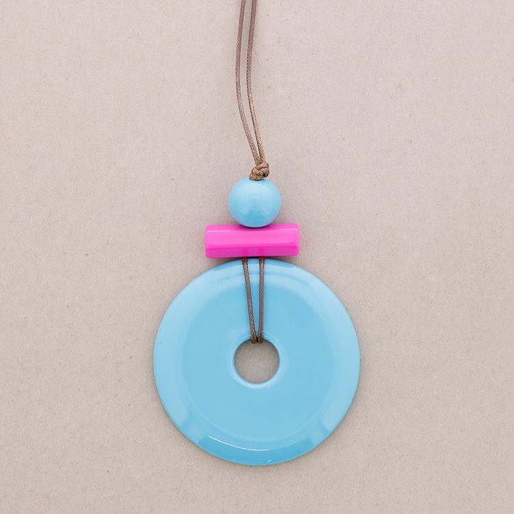 COLLAR LARGO COLGANTES CUENTAS RESINA
