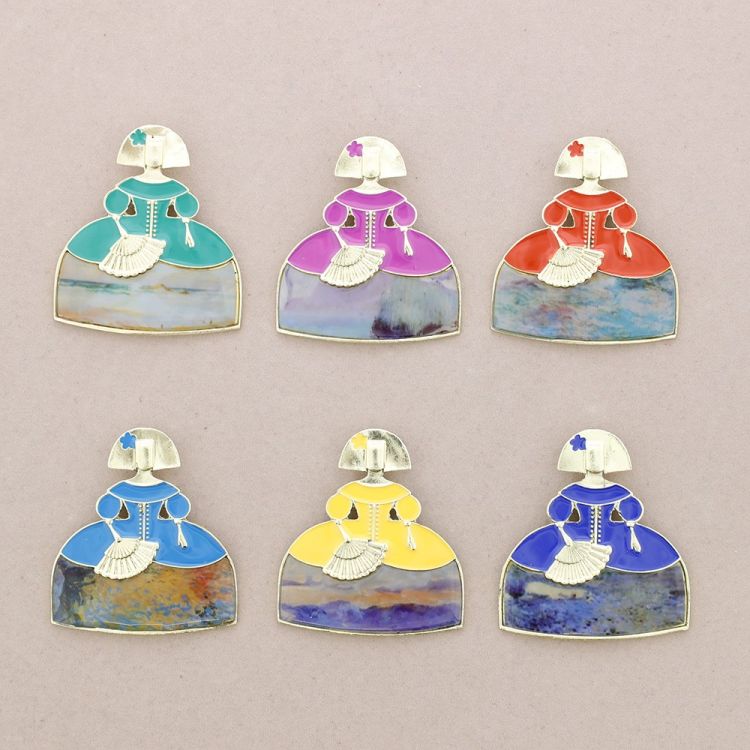 BROCHE MENINA METAL ESMALTE 2