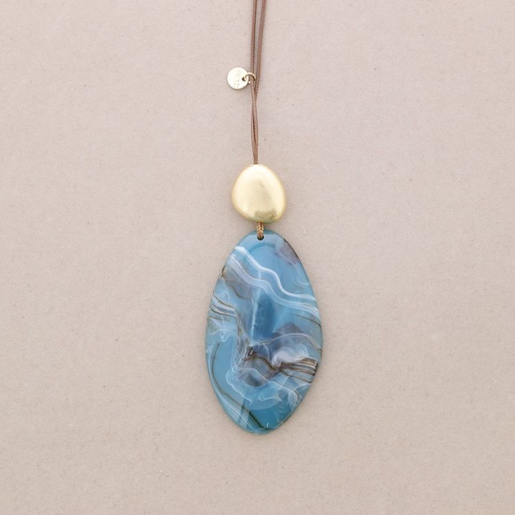 LONG RESIN PENDANT NECKLACE