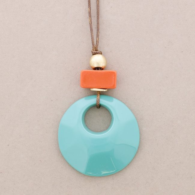 COLLAR LARGO COLGANTES CUENTAS RESINA