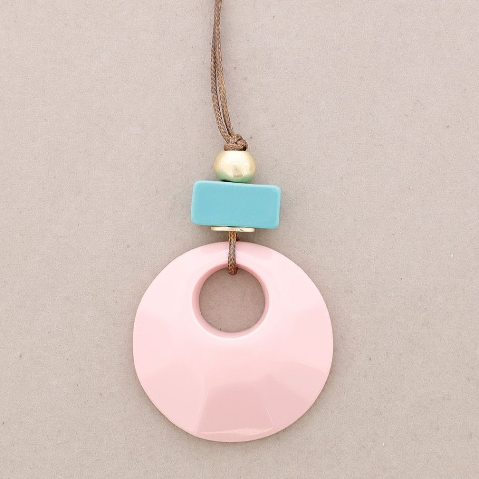 COLLAR LARGO COLGANTES CUENTAS RESINA