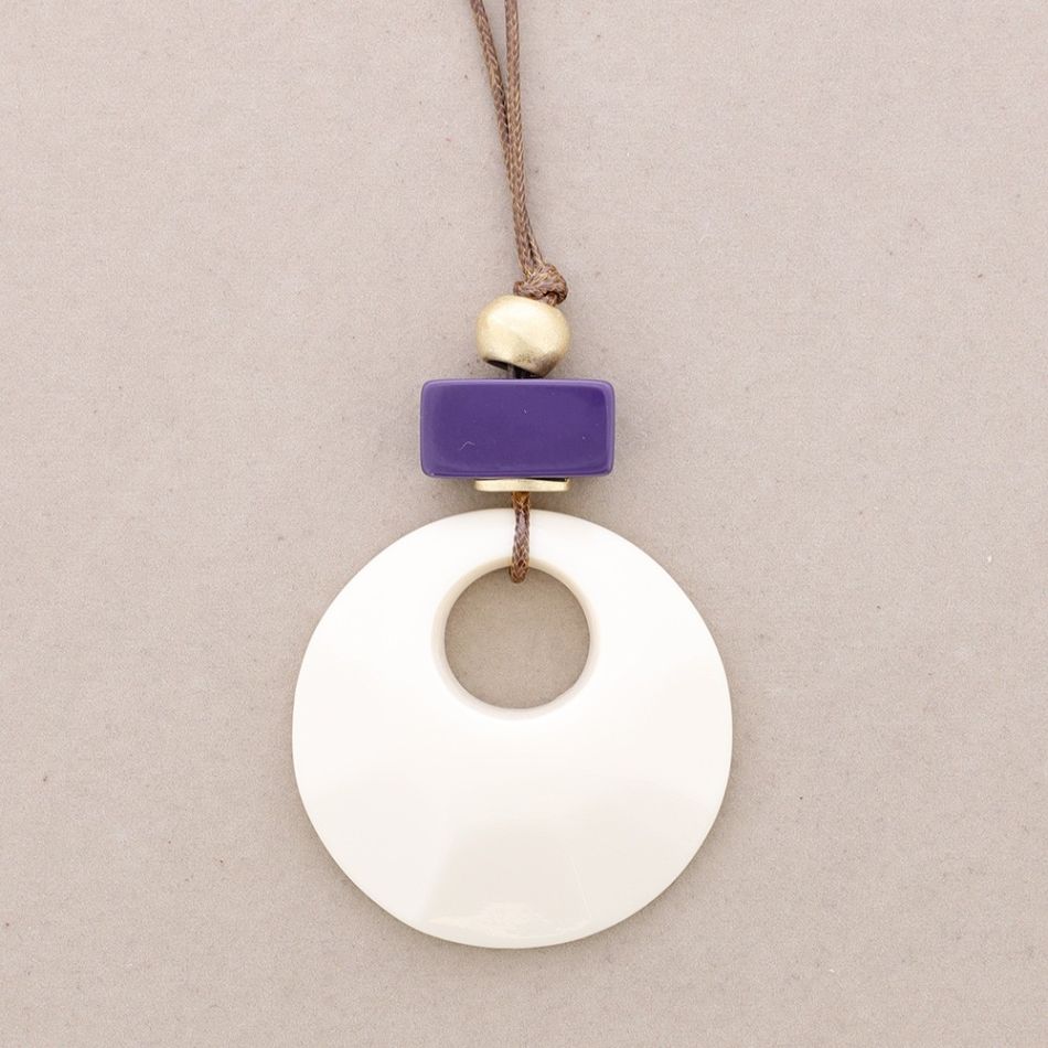LONG NECKLACE WITH RESIN BEAD PENDANTS