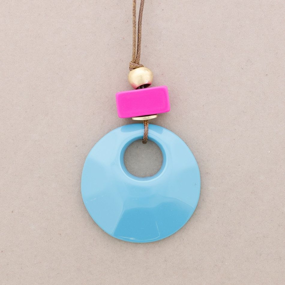 LONG NECKLACE WITH RESIN BEAD PENDANTS