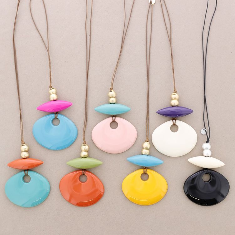 LONG NECKLACE WITH RESIN BEAD PENDANTS 2