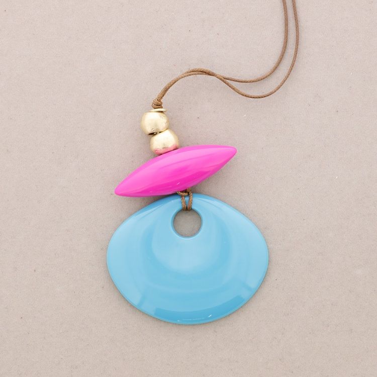 COLLAR LARGO COLGANTES CUENTAS RESINA