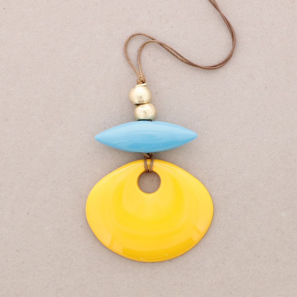 LONG NECKLACE WITH RESIN BEAD PENDANTS