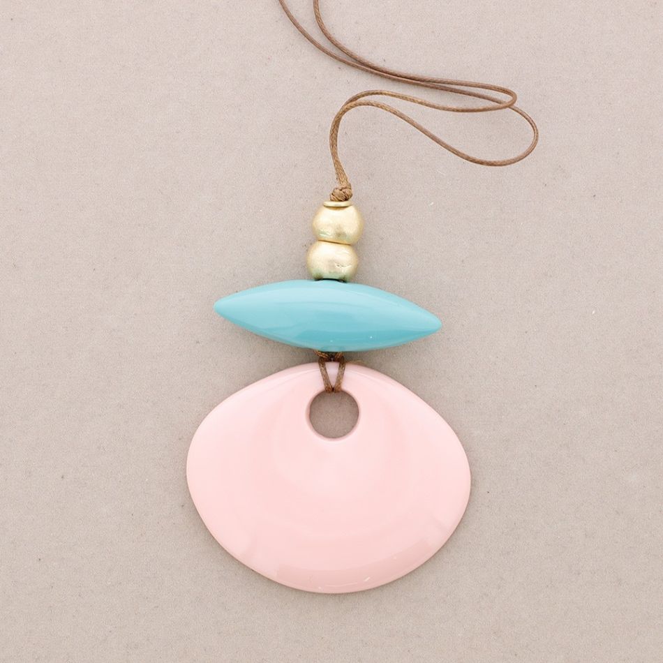 LONG NECKLACE WITH RESIN BEAD PENDANTS