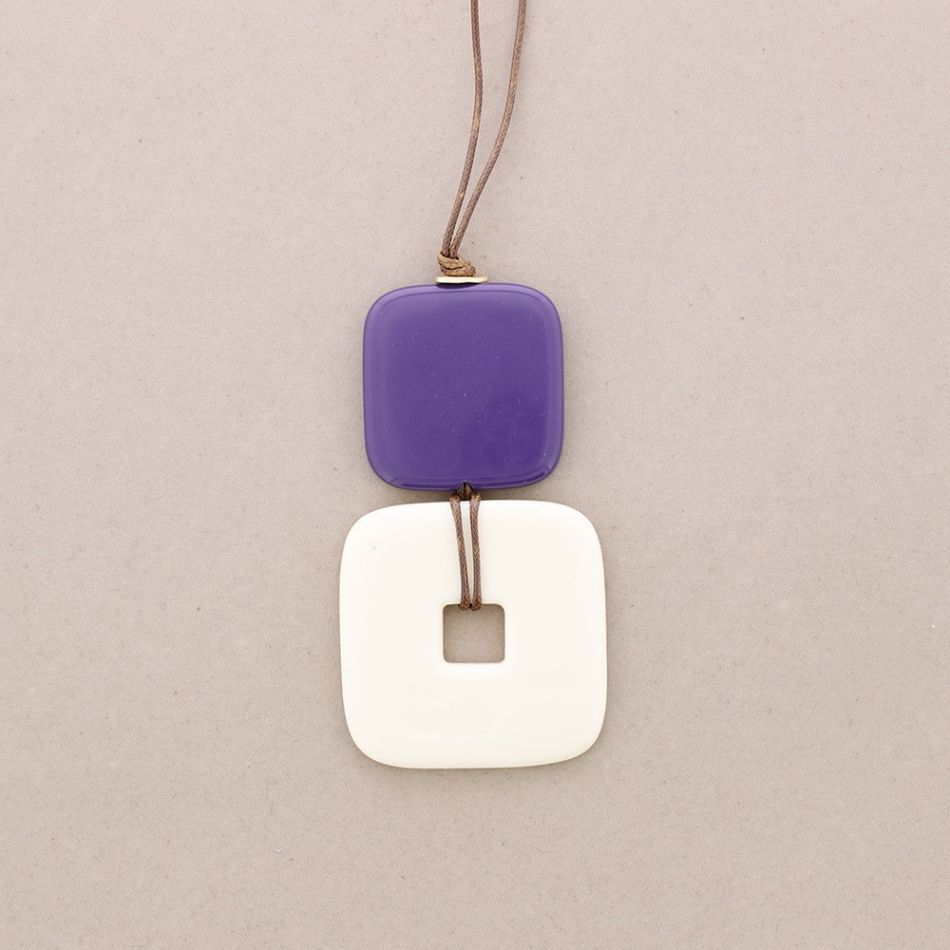 LONG NECKLACE WITH RESIN BEAD PENDANTS