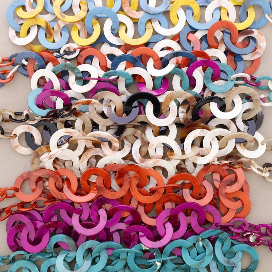 COLLAR LARGO ESLABONES RESINA