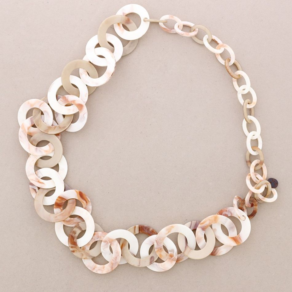 COLLAR LARGO ESLABONES RESINA