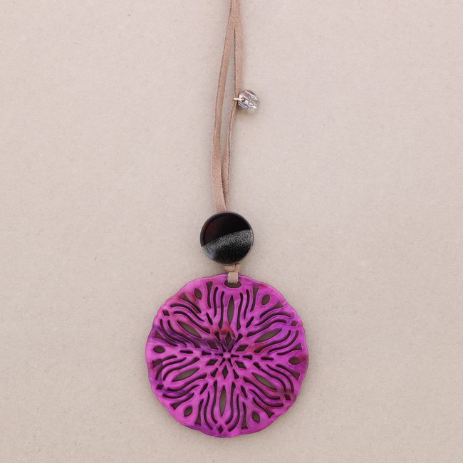 COLLAR LARGO COLGANTE RESINA