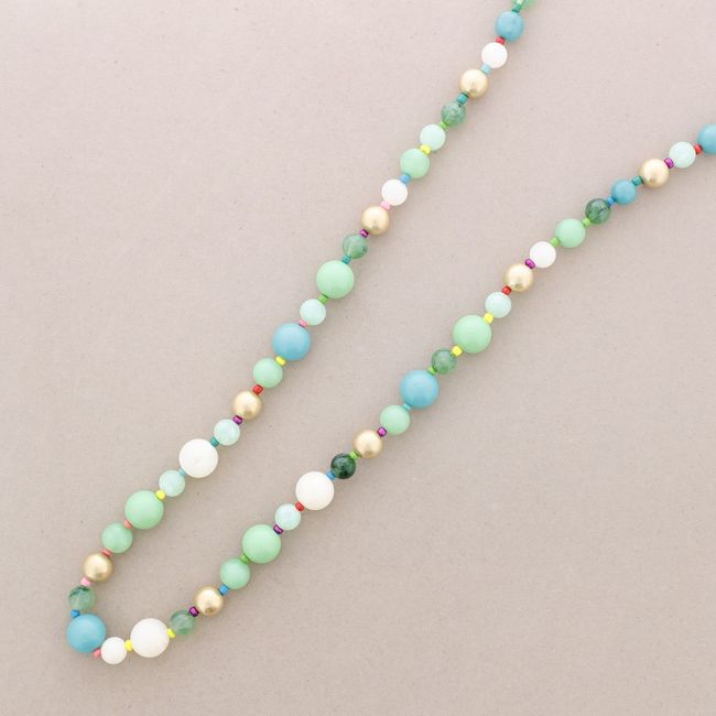 COLLAR LARGO BOLAS RESINA